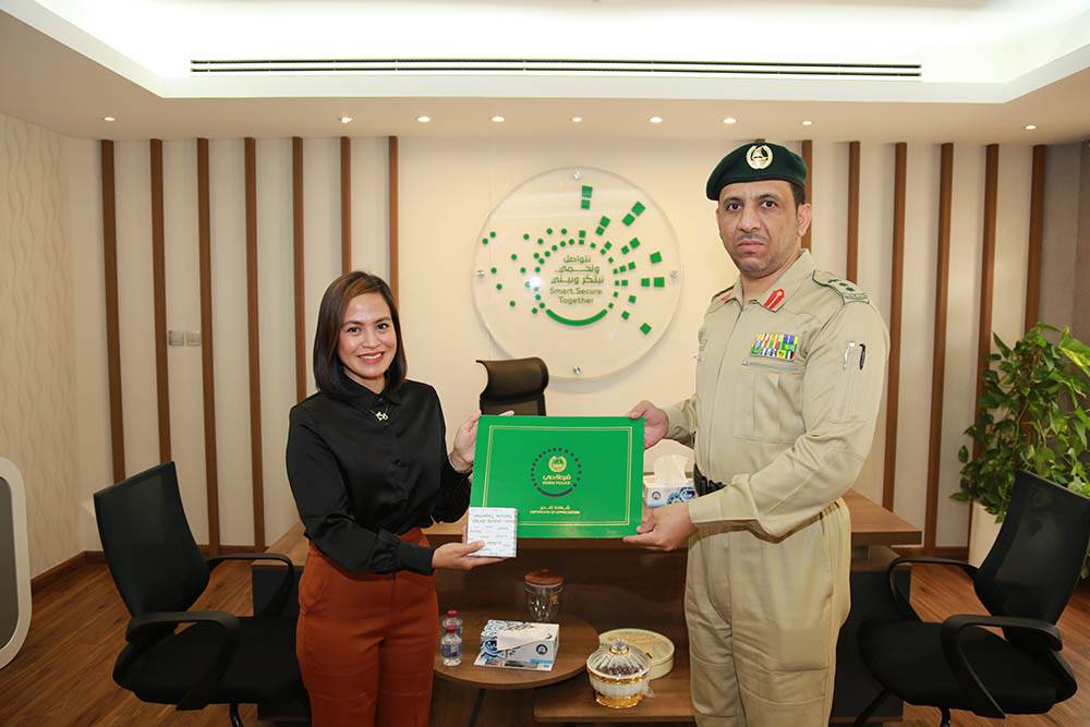 مرور دبي تكرّم متعاونة مع برنامج «كلنا شرطة»