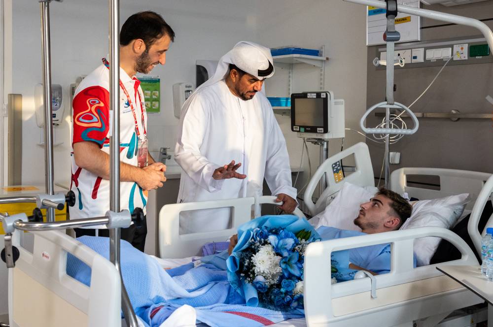 بالرقاد يطمئن على صحة اللاعب المصاب