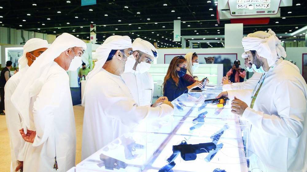 اقبال على شراء الاسلحة في معرض الصيد بالعام الماضي