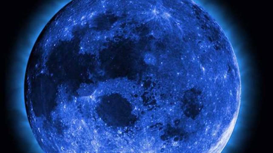 ما هو القمر الأزرق العملاق الذي أنار السماء الليلة؟