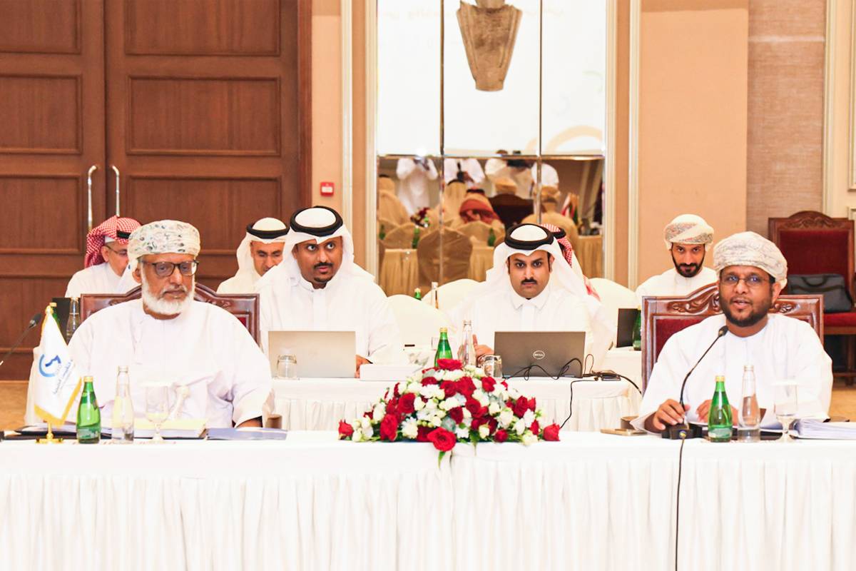 خلال الإجتماع 