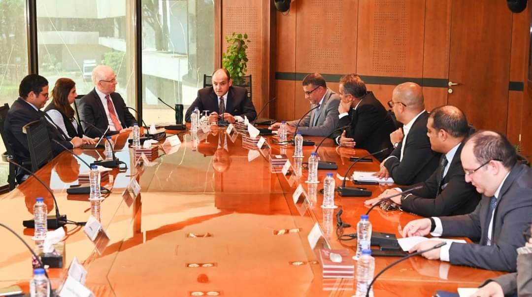 سمير مترئساً اجتماع المائدة المستديرة لشركات الصناعات الغذائية