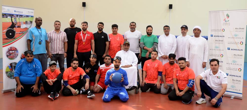 لقطة جماعية للمشاركين في الملتقى