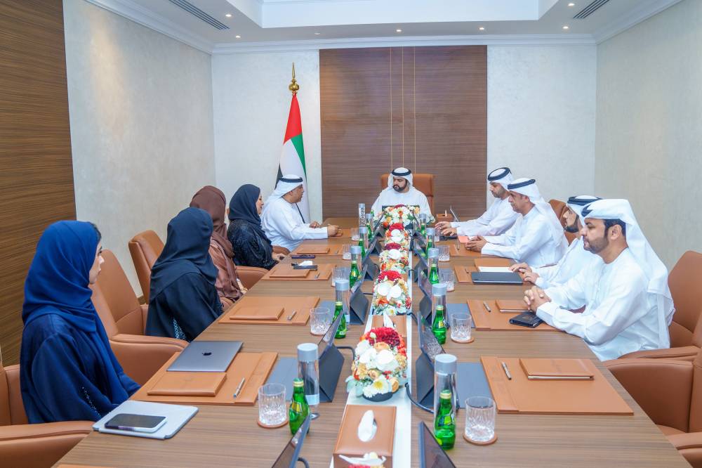  محمد بن حمد مترئساً الاجتماع 