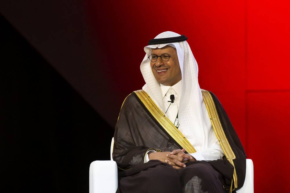 الأمير عبد العزيز بن سلمان يتحدث خلال مؤتمر البترول العالمي في كالجاري (بلومبيرج) 