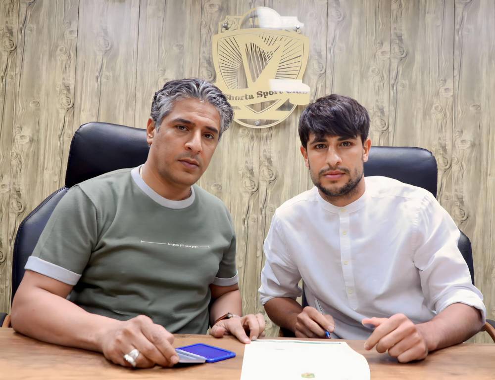  مهند علي (ميمي) يوقع على عقد الشرطة