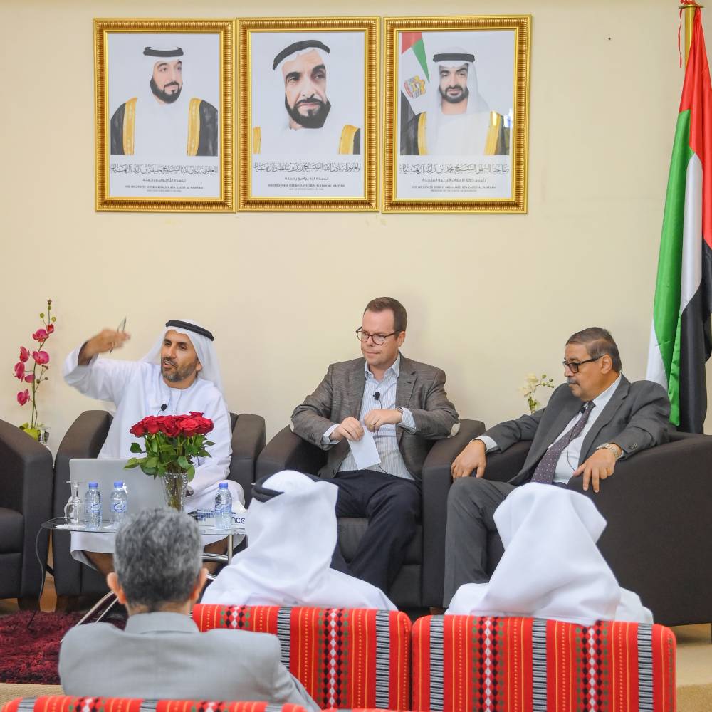 خلال الندوة