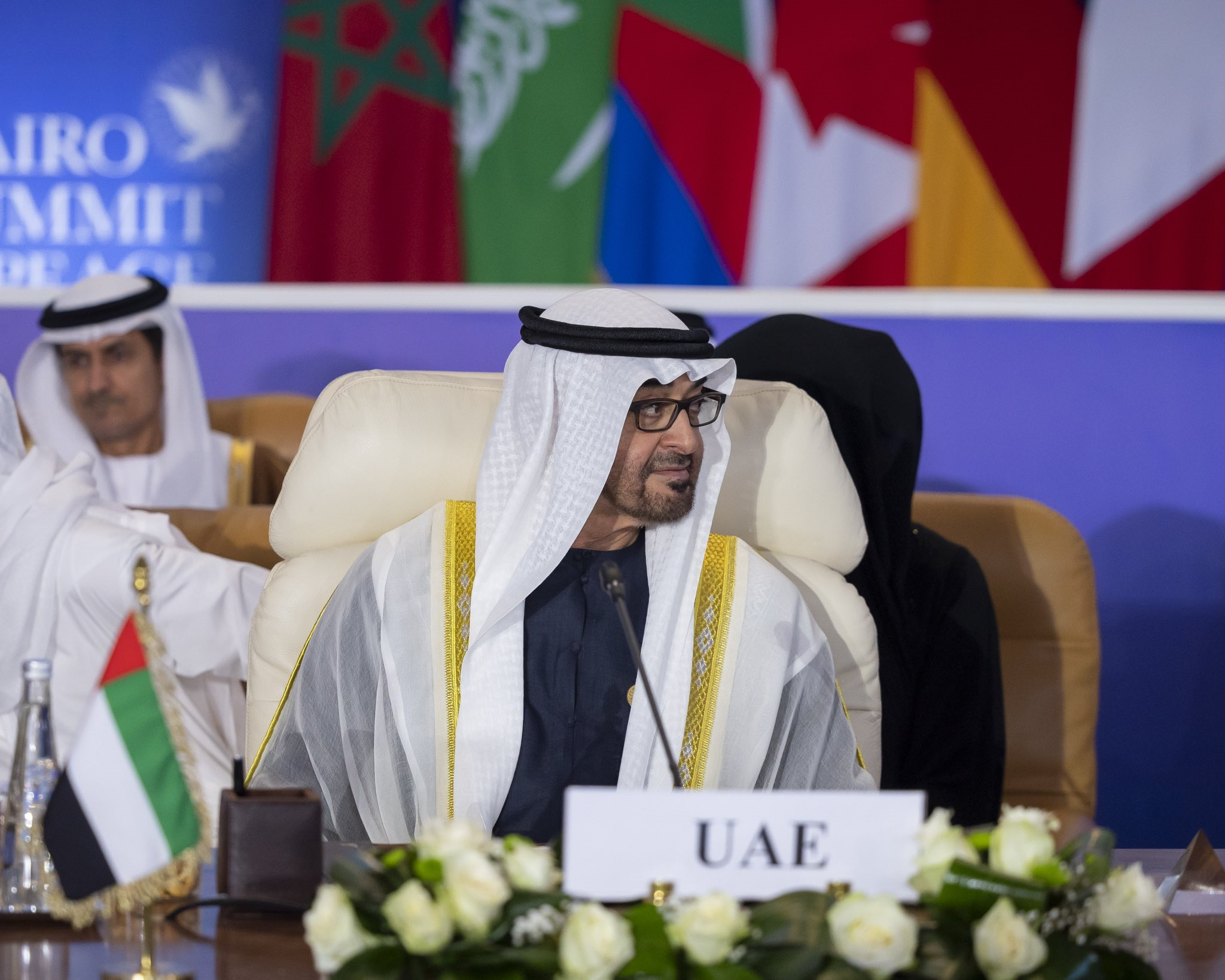 محمد بن زايد: الإمارات تعمل مع أشقائها على الوقف الفوري لإطلاق النار في غزة