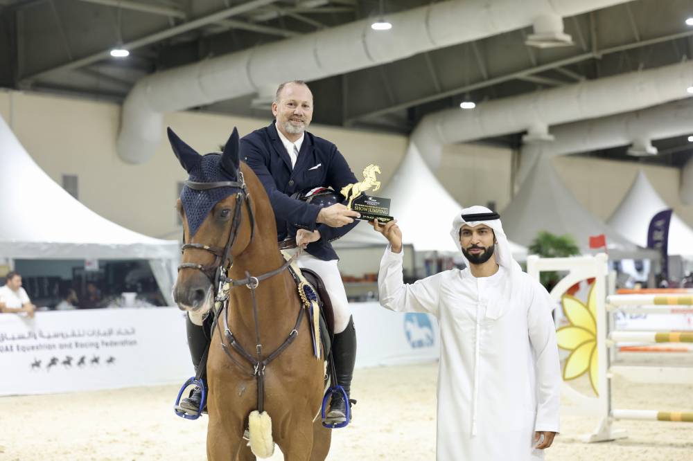 تتويج شادي غريب الفائز في تمايز الـ 140 سم