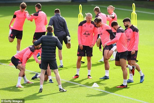 نجوم سيتي في التمرينات 