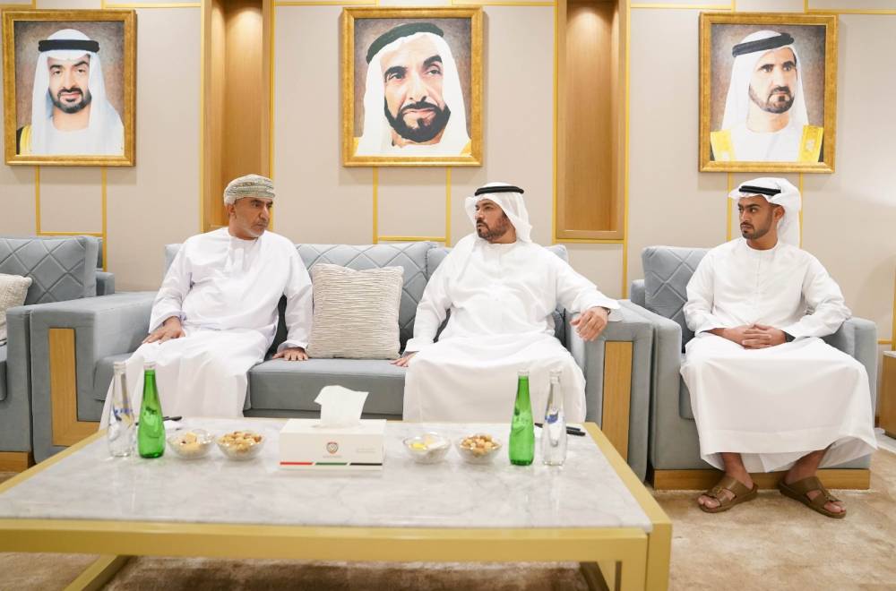 حمدان بن مبارك خلال استقباله سالم الوهيبي