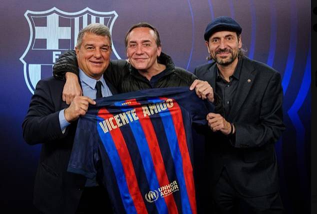 كامبس ، يمين ، مع الرئيس لابورتا 