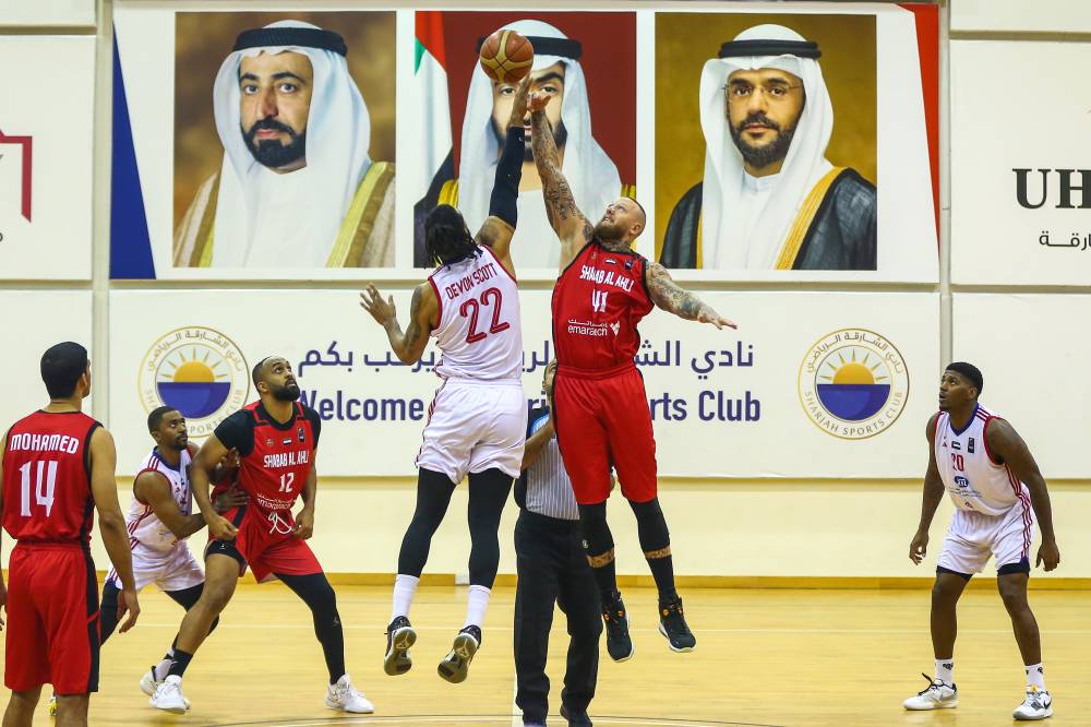 سلة الشارقة وشباب الأهلي بالدوري / محمد شعلان