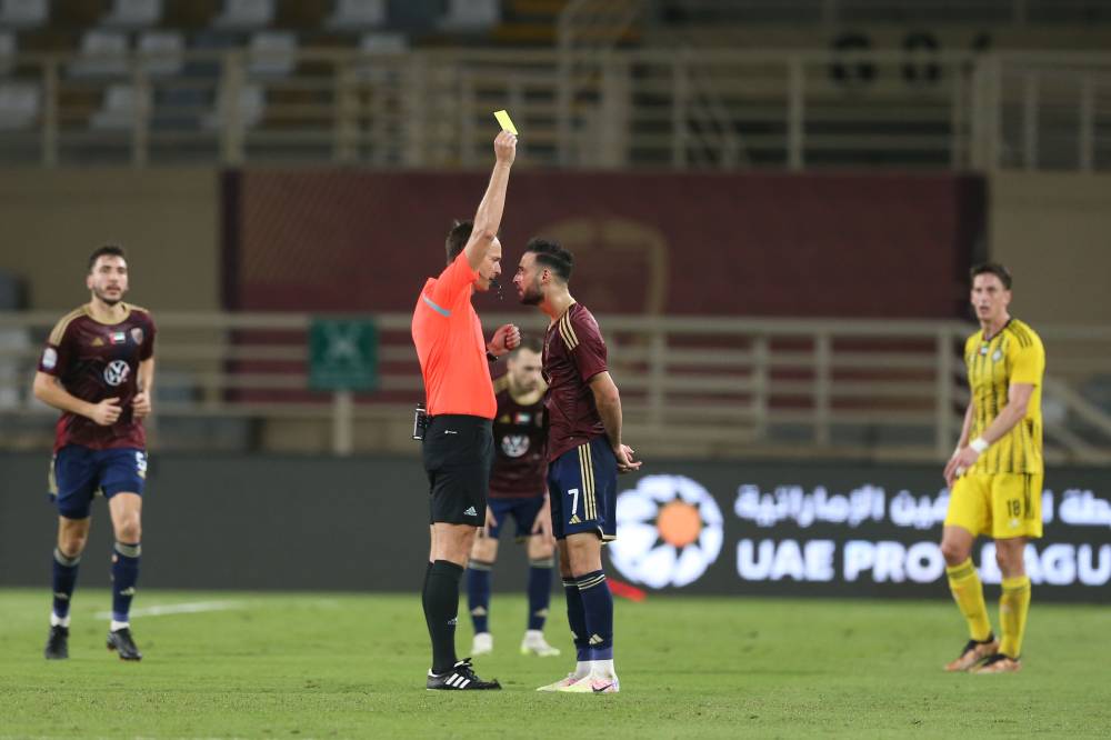 مباراة الوحدة وكلباء في دوري ادنوك للمحترفين