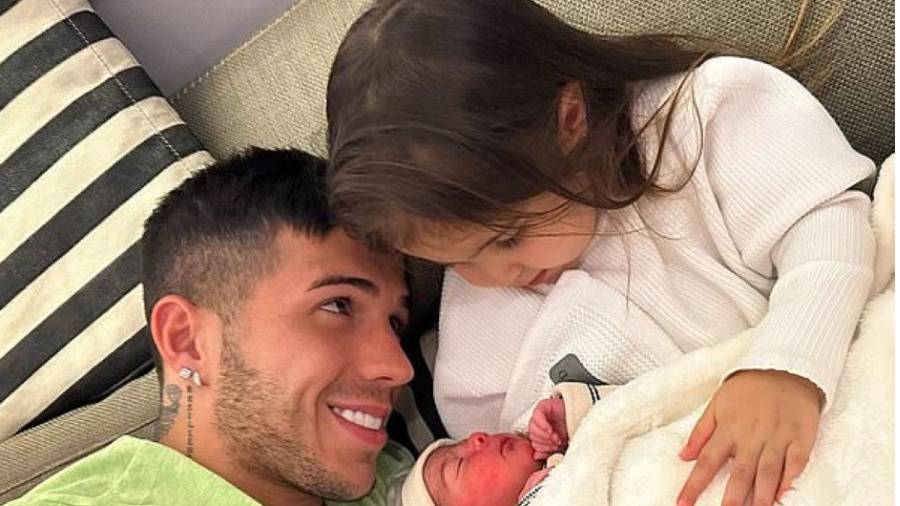 نجم تشيلسي يرزق بصبي قبل الخسارة