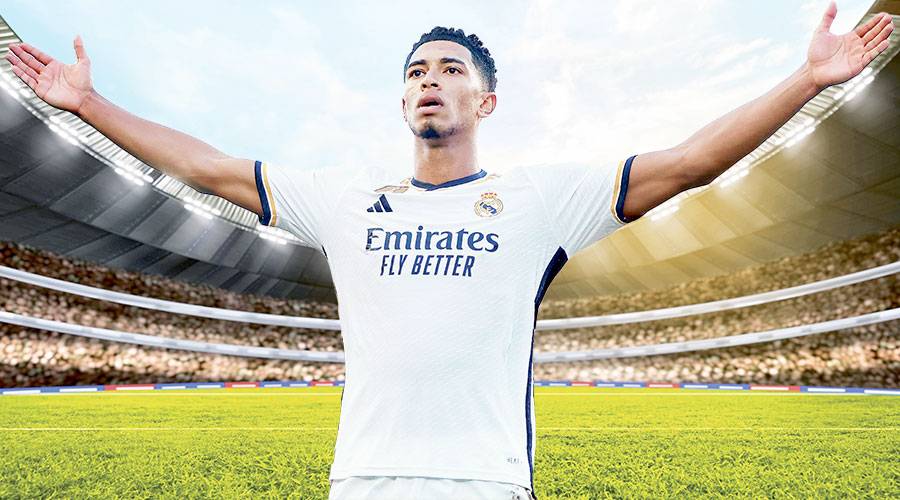 بيلينغهام يحتفل بالهدف الثاني