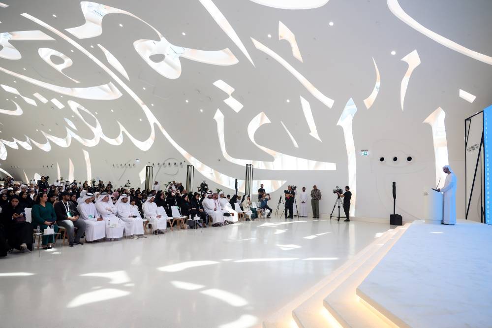 عمر سلطان العلماء خلال حديثه في فعاليات الإمارات تبرمج 2023 