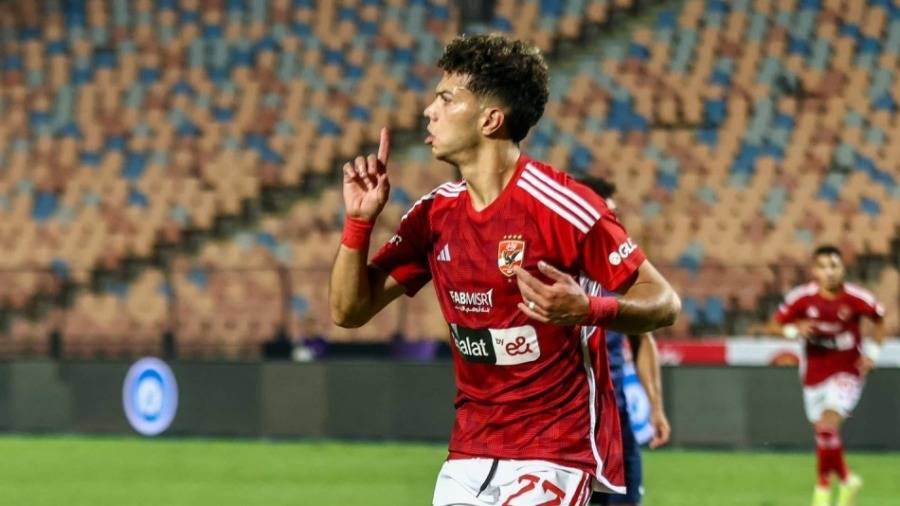 لاعب الأهلي إمام عاشور