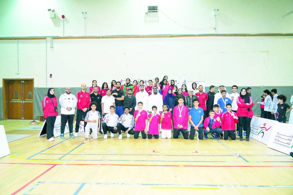 لقطة تذكارية للفائزين في بطولة الاتحاد للمبارزة