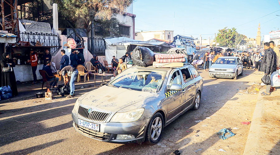 فلسطينيون يعودون إلى شرق خان يونس (بلومبيرغ)