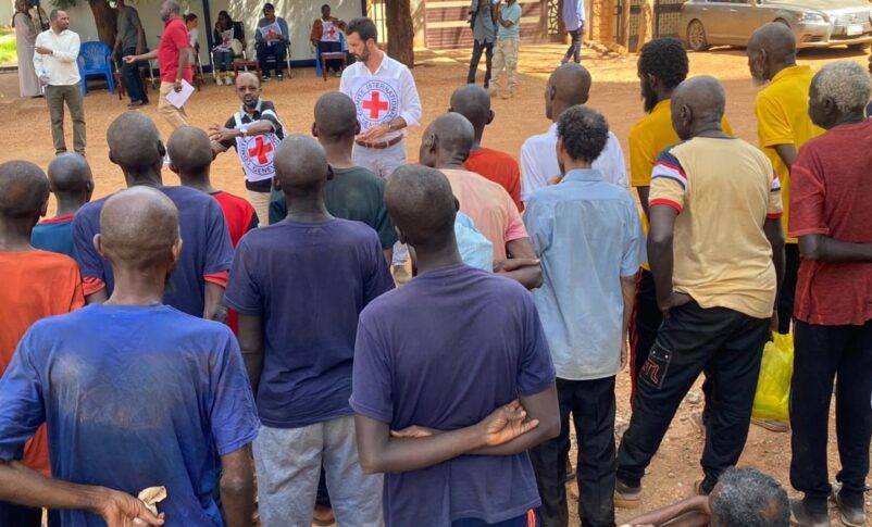 خلال عملية الإفراج عن 64 جندياً من الجيش السوداني 