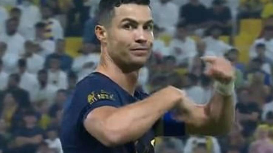 مباراة مشحونة في كأس السعودية.. رونالدو طلب تغيير الحكم