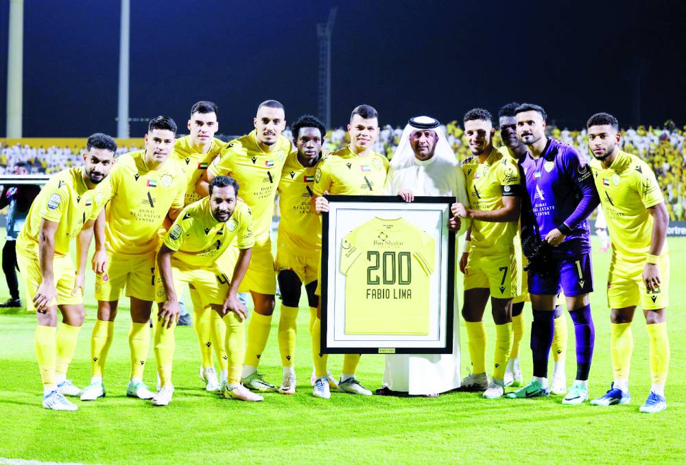  الشعفار ولاعبو الوصل يكرمون ليما بالهدف 200