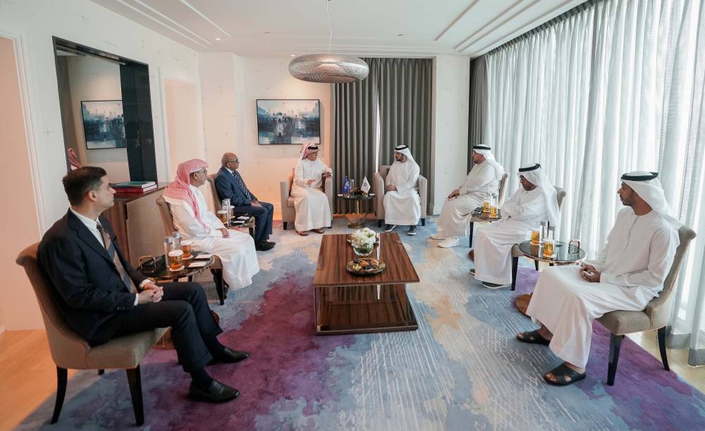 حمدان بن مبارك وسلمان بن إبراهيم وحضور اللقاء 