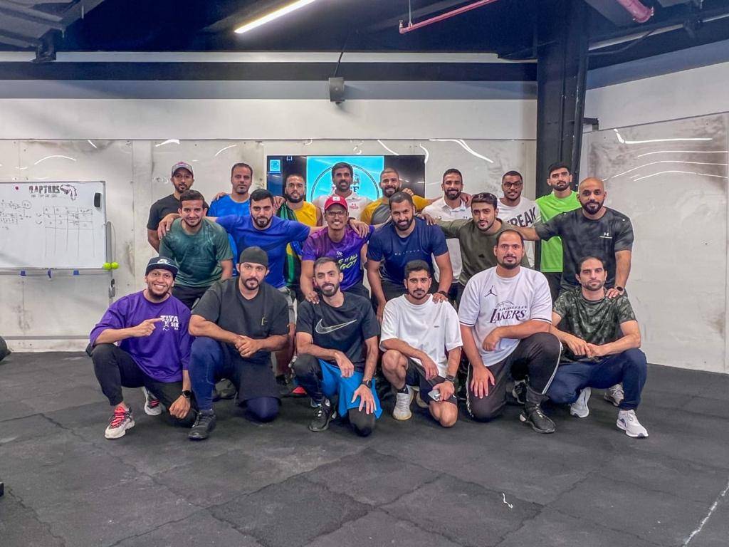 «بناء الأجسام» ينظم دورة حكام اللياقة البدنية في الدفاع المدني بعجمان