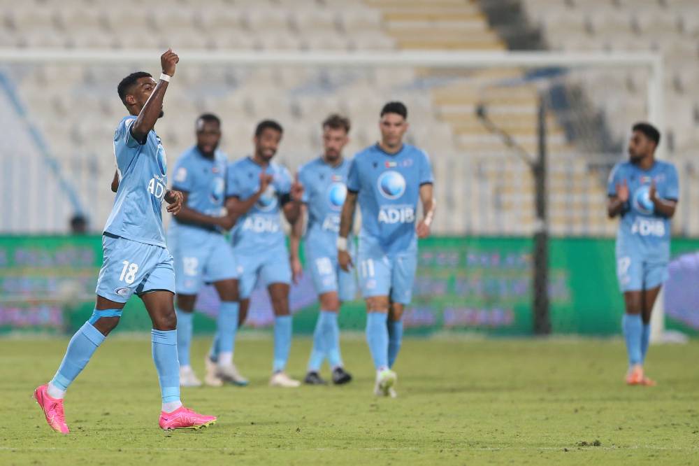 مباراة بني ياس وخورفكان في دوري ادنوك للمحترفين