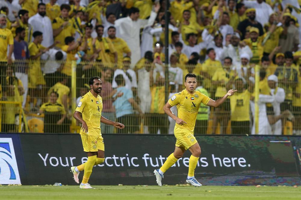 ليما يحتفل بهدف الوصل في مرمى العين (تصوير: يوسف الأمير)