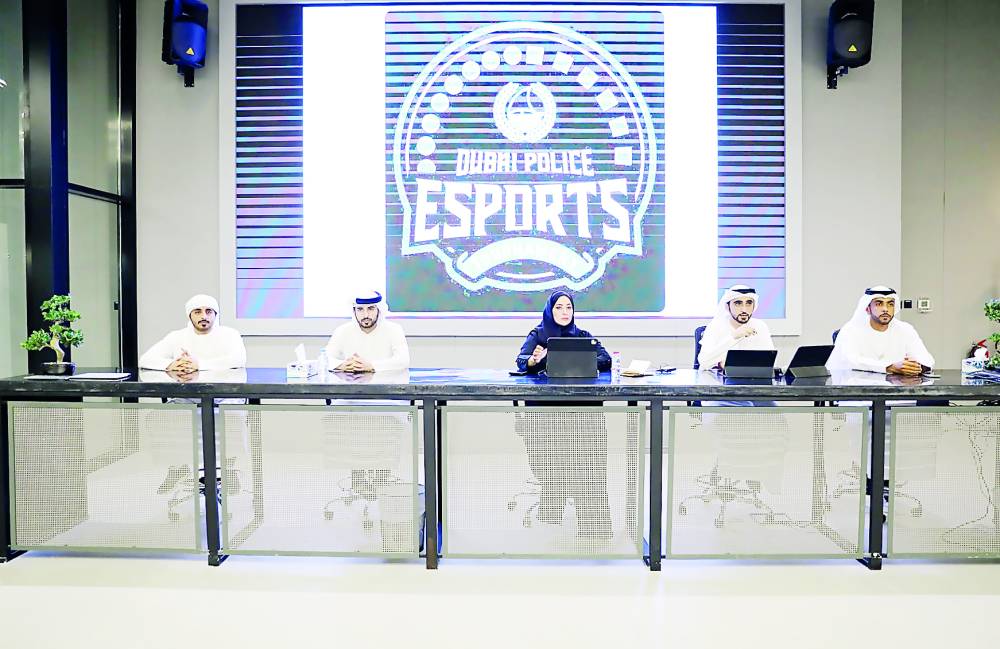 الشحي ومنال إبراهيم وحضور المؤتمر الصحفي