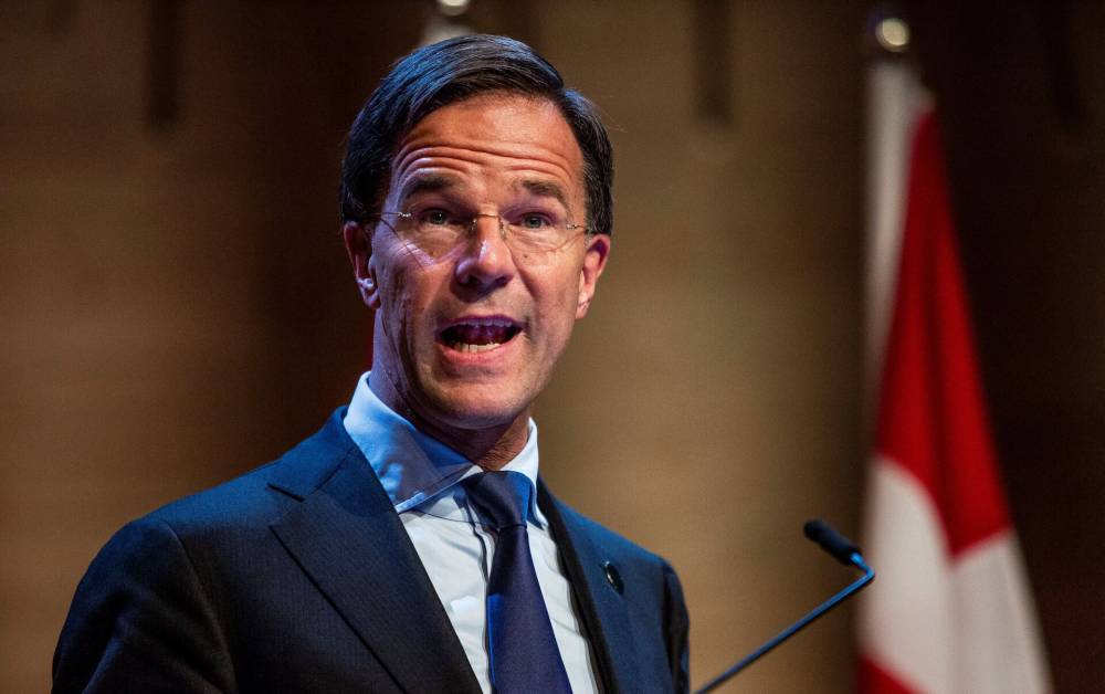 هولندا تدعو عباس لزيارتها لبحث الأوضاع في فلسطين