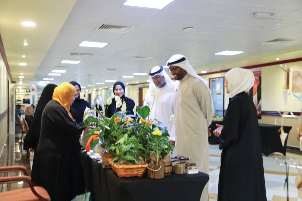 محاكم دبي تبرز إبداعات أصحاب الهمم بمعرض استثنائي