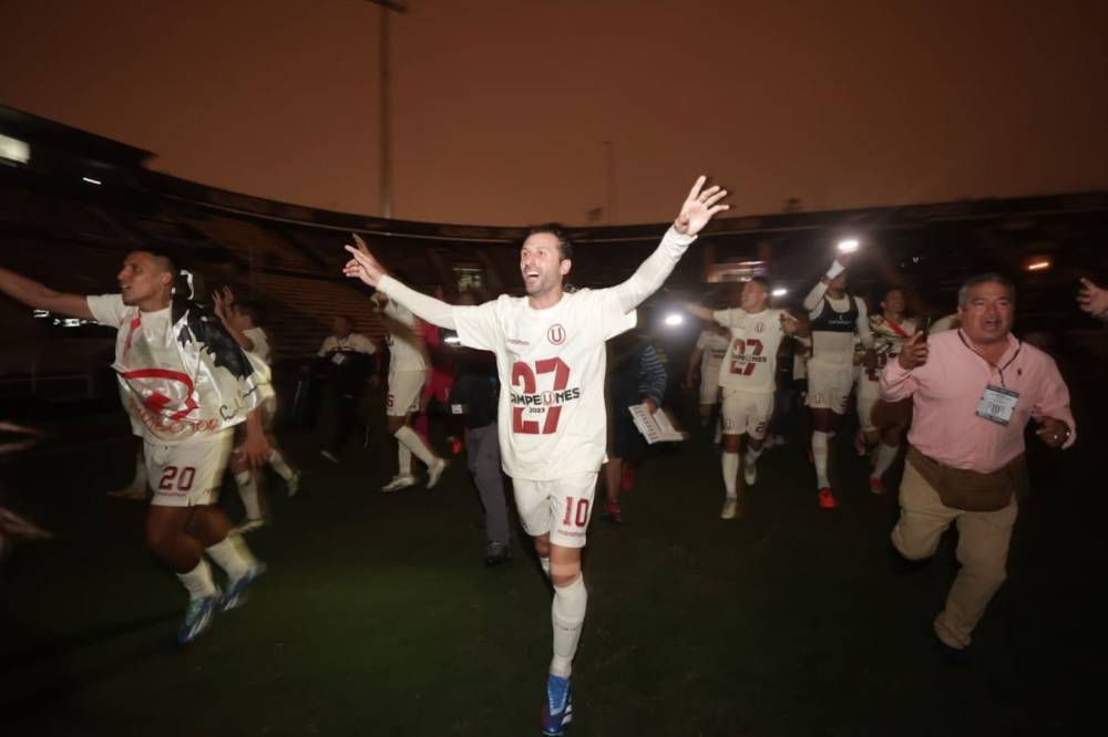 كيف انتقم فريق أليانزا ليما من فوز غريمه التقليدي بلقب بالدوري؟