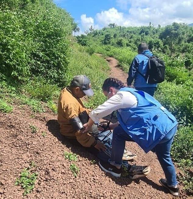 والد دياز يخضع لفحص ضغط الدم بعد تحريره الخميس 