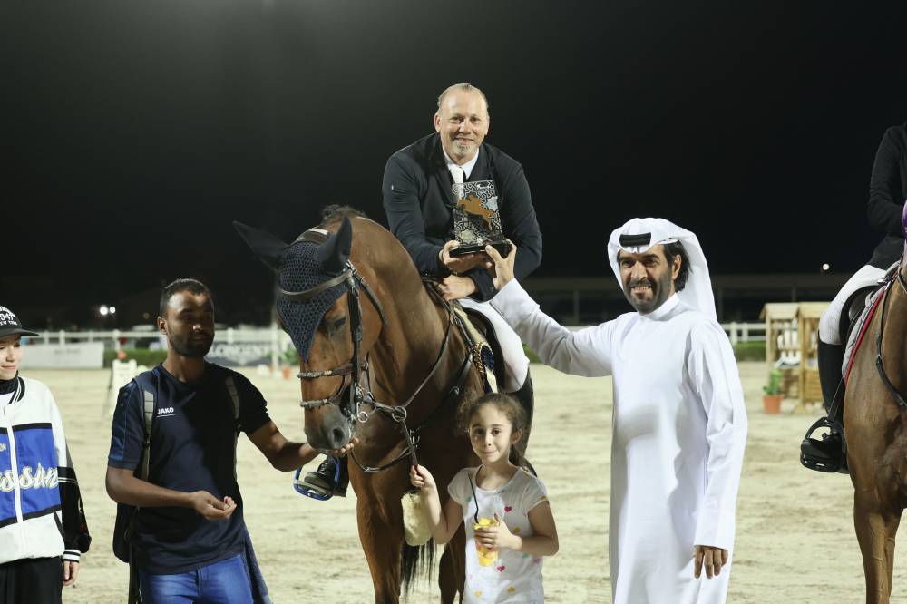 غريب أول التمايز في الأسبوع السادس لدوري القفز