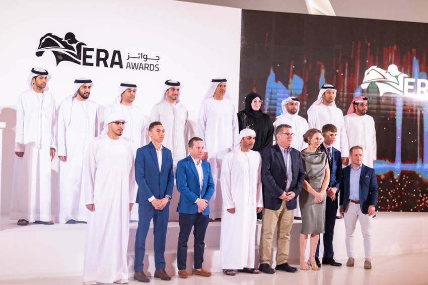 صورة جماعية لنجوم الموسم