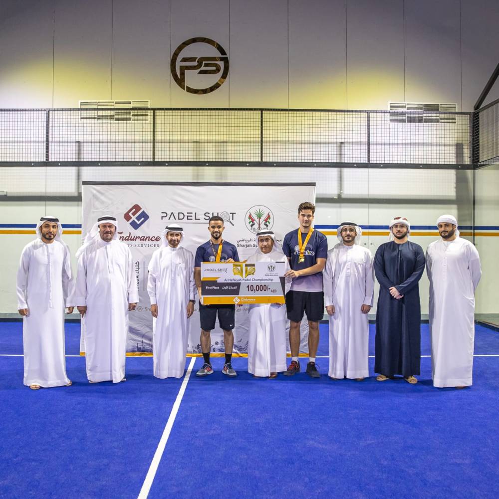 سعيد بن صقر وهيثم بن صقر والمسؤولون يتوجون الفائزين