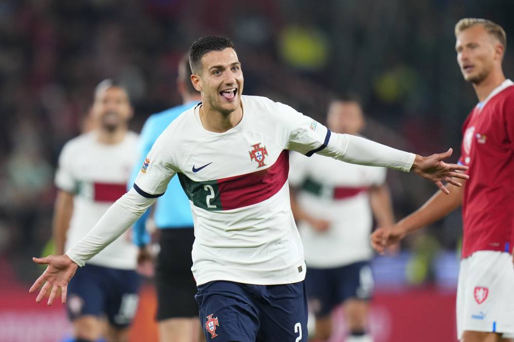 دالوت يحتفل بهدف مع المنتخب
