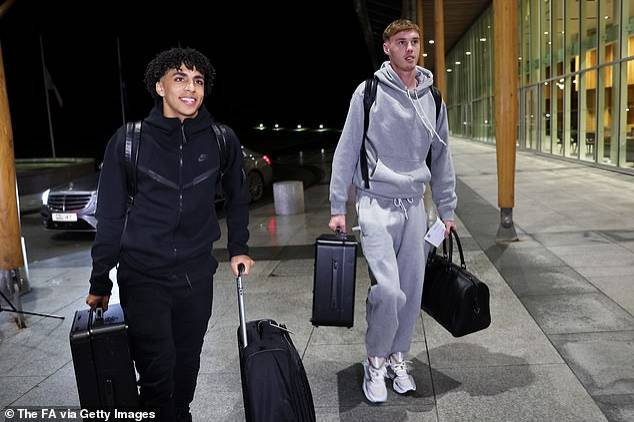 بالمر ولويس يتوجهان لمعسكر إنجلترا 