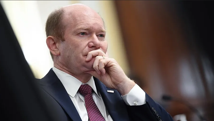 صحفي يحرج سيناتوراً أمريكياً: لماذا لا توقفون إطلاق النار في غزة؟