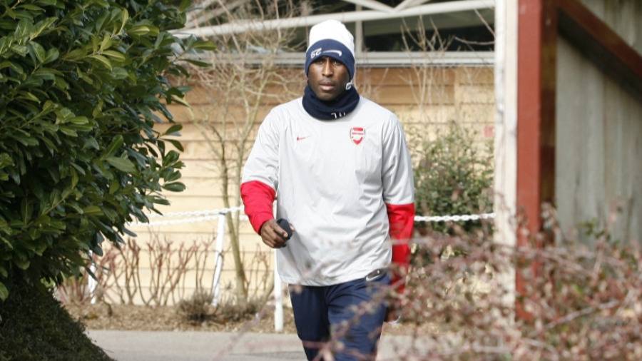 أسطورة أرسنال يلتحق بجامعة هارفارد بسن الـ49