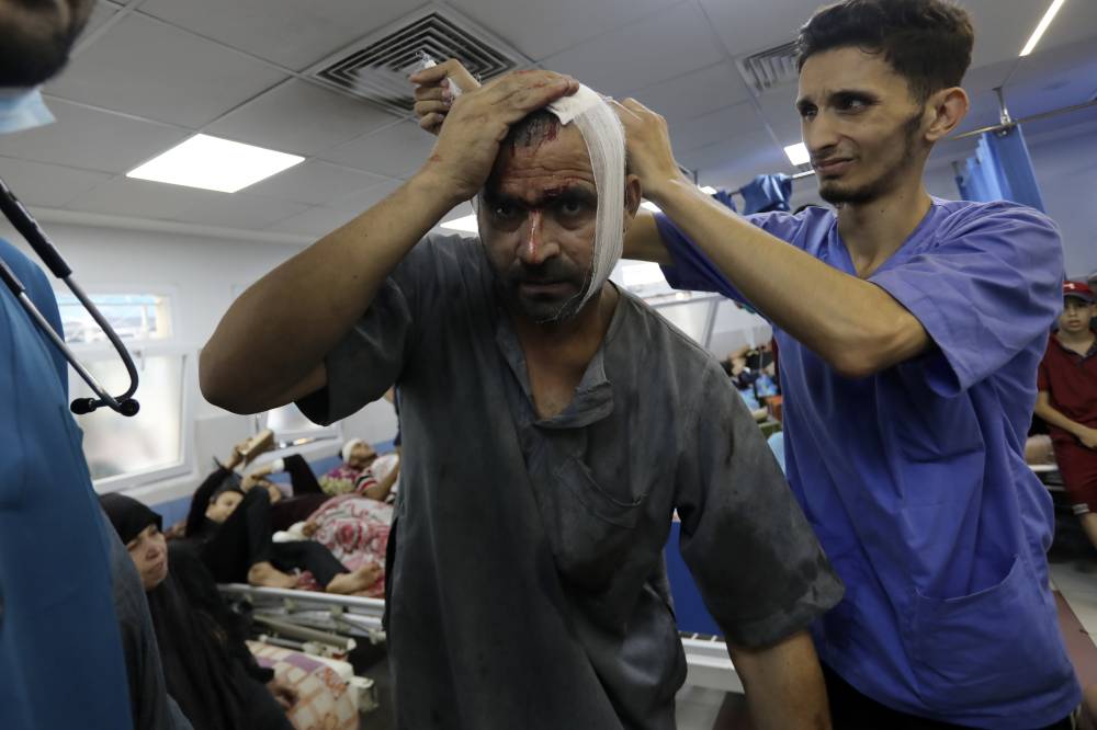 الجيش الإسرائيلي يقتحم مجمع الشفاء الطبي في غزة