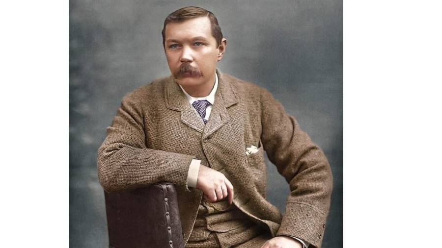 مؤلف «شيرلوك هولمز» كان لاعب كرة قدم