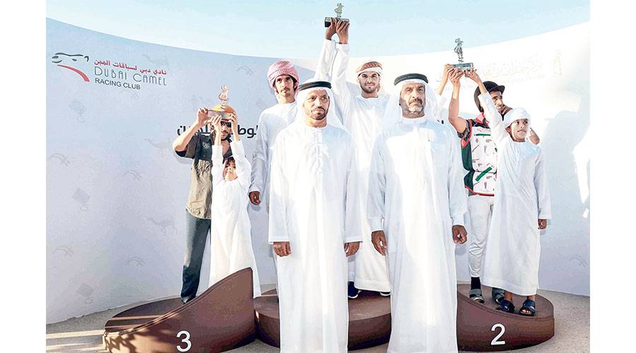  عبد الله بن دلموك يتوج الفائزين 