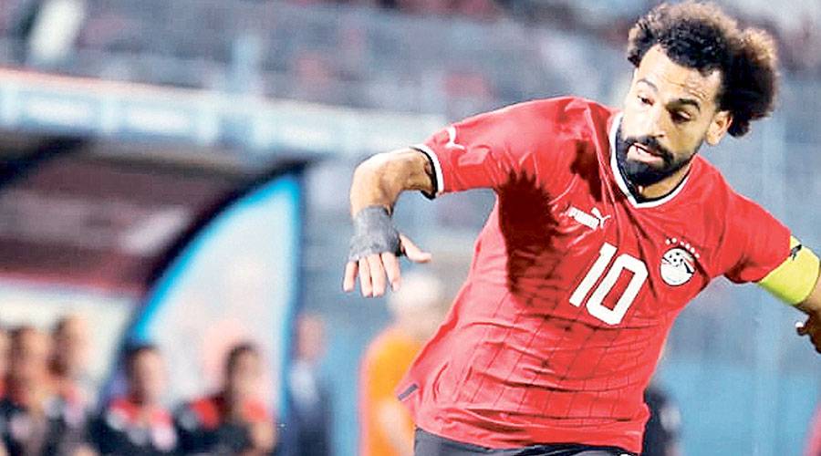 جماهير تقتحم ملعب مباراة مصر وسيراليون.. والأمن يتدخل