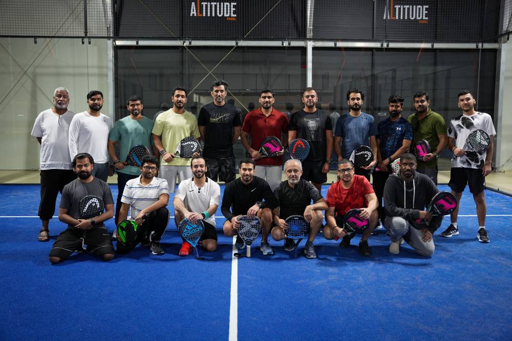 «الشارقة لإدارة الأصول» تنظم بطولة البادل لموظفيها