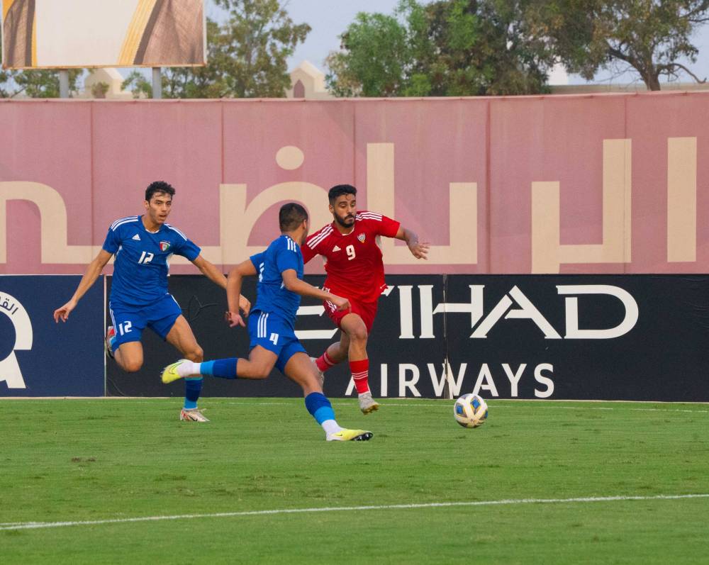 «الأبيض الأولمبي» يهزم الكويتي بثلاثية