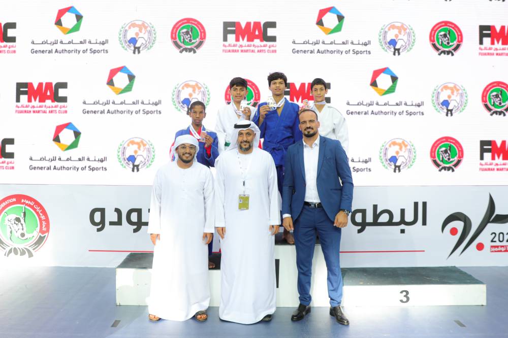 خلال تتويج الفائزين في البطولة العربية